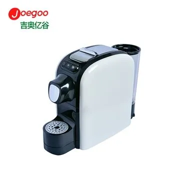 Jedan kontejner od 40 stopa sa aparatom za kafu u kapsulama za isporuku u Ita...